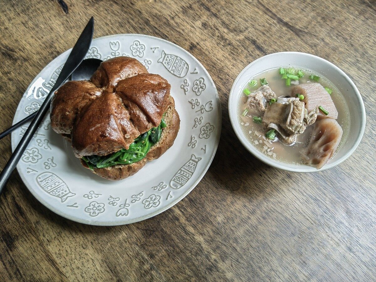 莲藕排骨汤+咖啡核桃菠菜三明治
